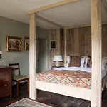 The Stable Yard House At Burtown House & Gardens Villa