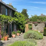 Villa The Stable Yard House At Burtown House & Gardens *