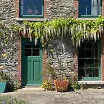 The Stable Yard House At Burtown House & Gardens