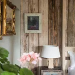 The Stable Yard House At Burtown House & Gardens *