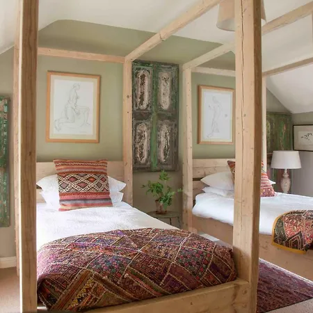 The Stable Yard House At Burtown House & Gardens *