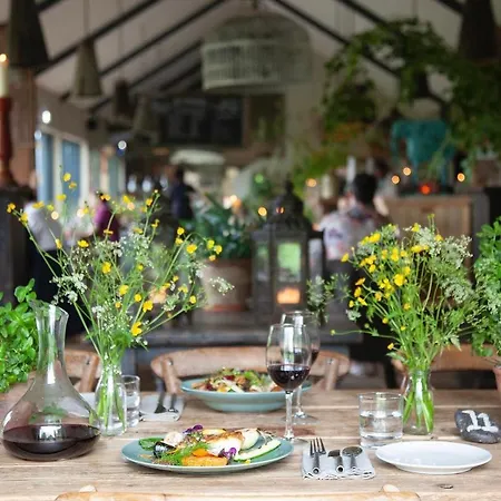 וילה The Stable Yard House At Burtown House & Gardens