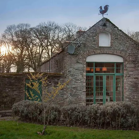 The Stable Yard House At Burtown House & Gardens