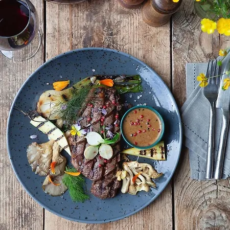 וילה The Stable Yard House At Burtown House & Gardens *