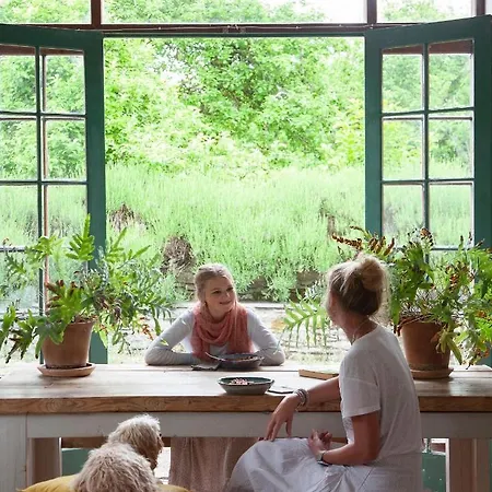 וילה The Stable Yard House At Burtown House & Gardens *