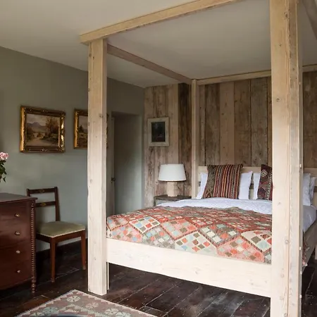 The Stable Yard House At Burtown House & Gardens וילה