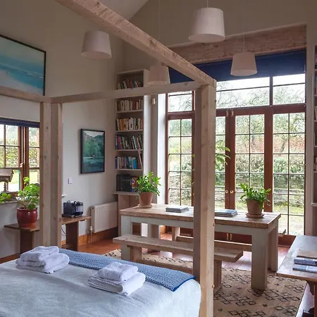 The Stable Yard House At Burtown House & Gardens *