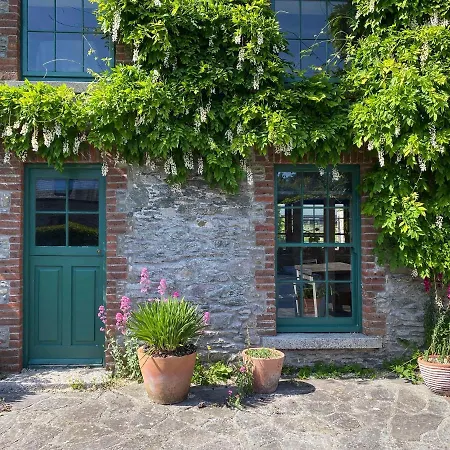 The Stable Yard House At Burtown House & Gardens *