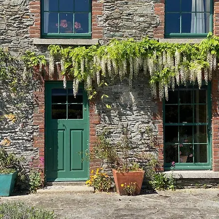 The Stable Yard House At Burtown House & Gardens