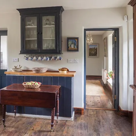 The Stable Yard House At Burtown House & Gardens *