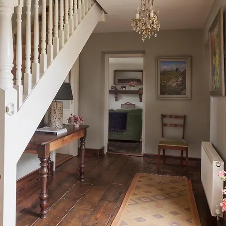 The Stable Yard House At Burtown House & Gardens וילה