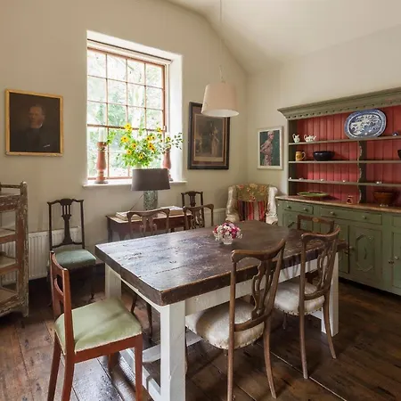 The Stable Yard House At Burtown House & Gardens * את'י