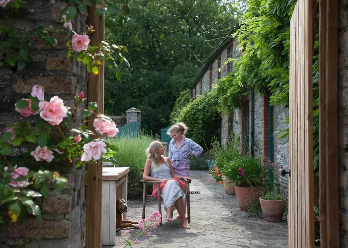 The Stable Yard House At Burtown House & Gardens アシー