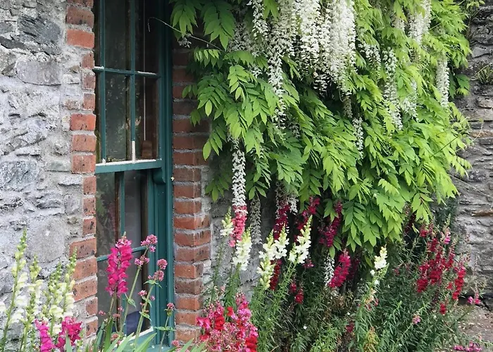 ヴィラ The Stable Yard House At Burtown House & Gardens アシー